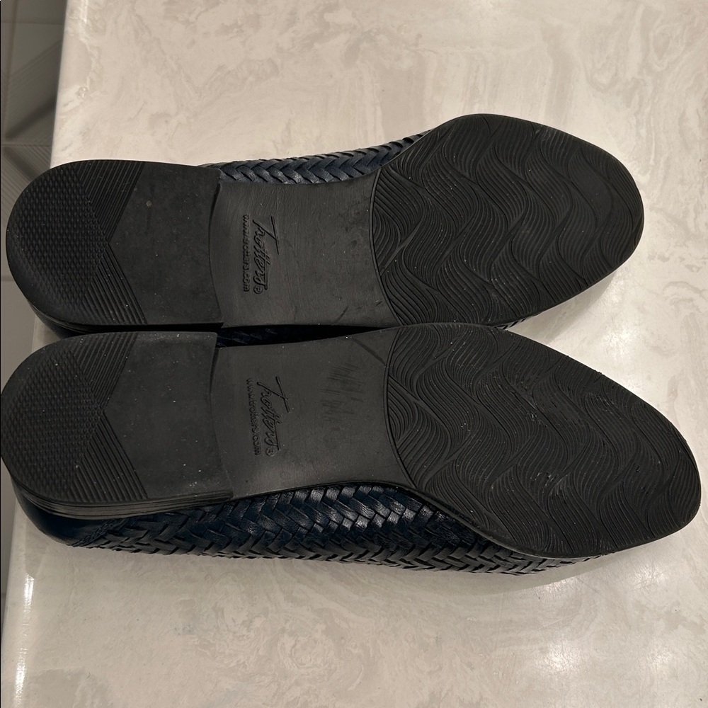 Trotters navy blue leather slip on shoes. Worn a few times. - Picture 3 of 6